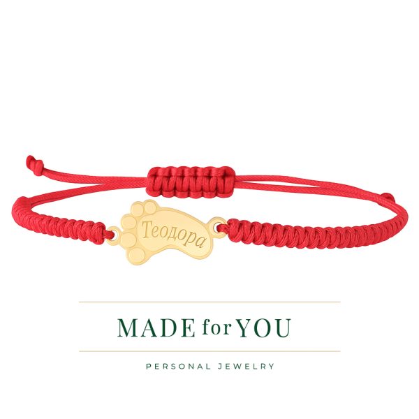 Златна гривничка с конец – Бебешко краче с име, червен конец