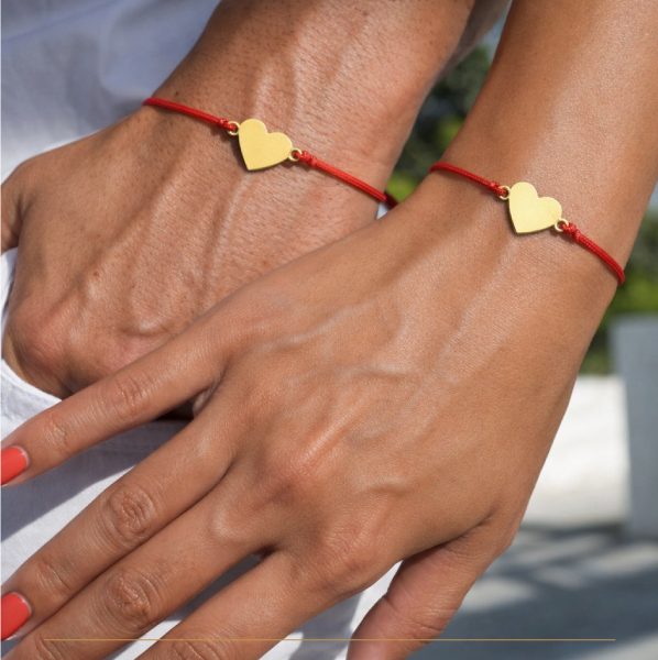 2бр гривни за него и нея – Червен конец със сърце