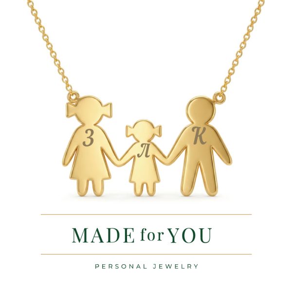 Златно колие – Семейство с дете с персонализирани букви