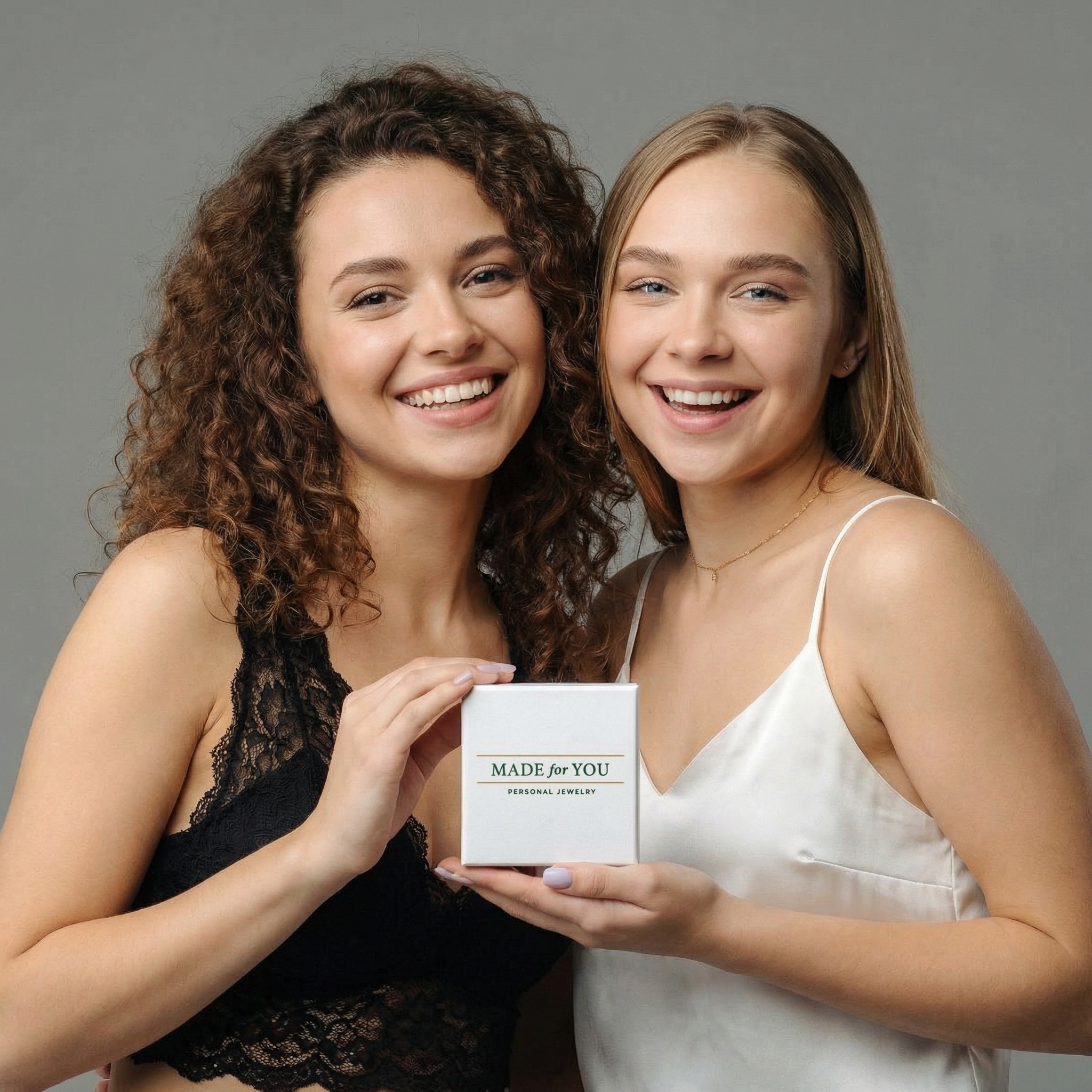 подарък за 8 март персонализирано златно бижу Made for You