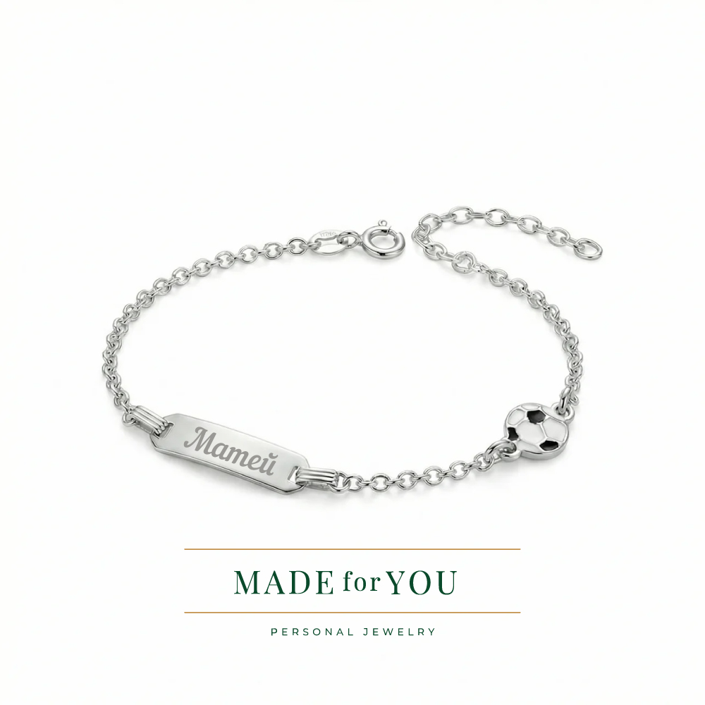 Сребърна детска гривна с футболна топка от 925 сребро с плочка за гравиране – персонализиран подарък за момче